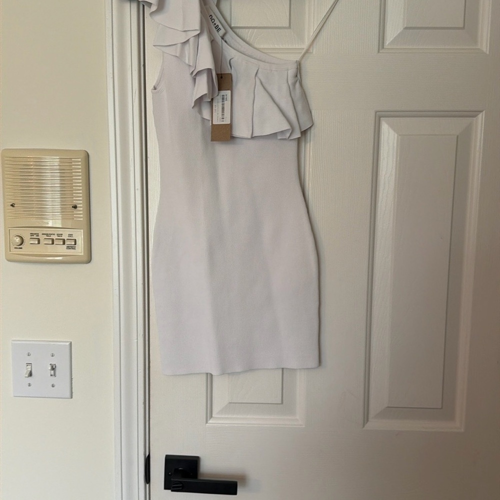 DO+BE White One-Shoulder Bow Detail Mini Dress